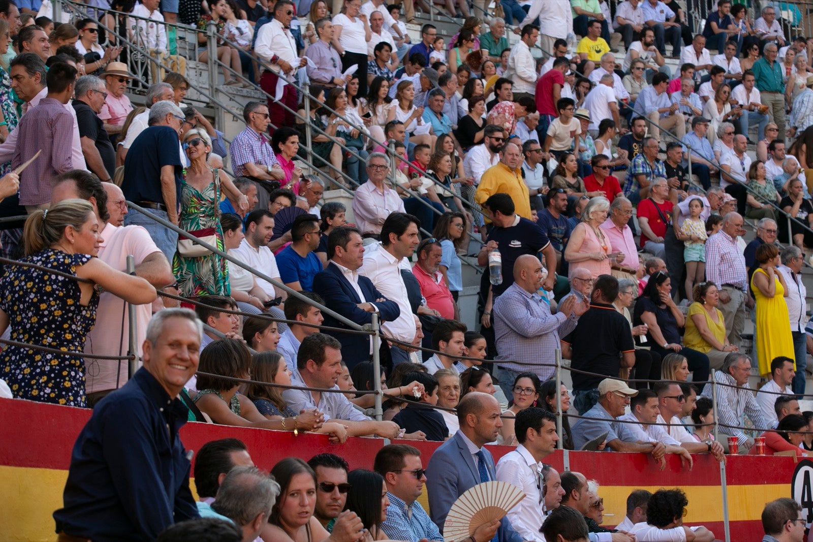 Borja Collado y Miguel Aguilar ponen broche triunfal a la feria del Corpus. El bastetano Aquilino Girón, que cortó una oreja y acreditó sobrado valor, acabó en la enfermería con una lesión en la rodilla