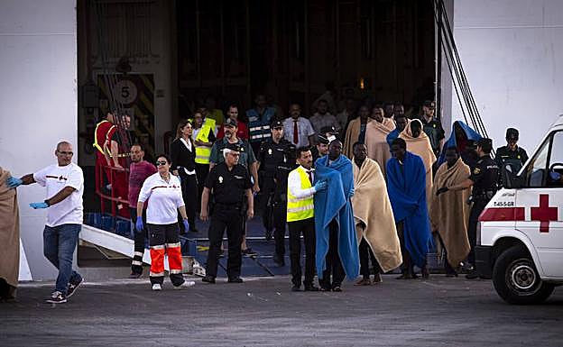 Un grupo de veinte inmigrantes llegó la semana pasada a Motril tras ser rescatados por un ferry