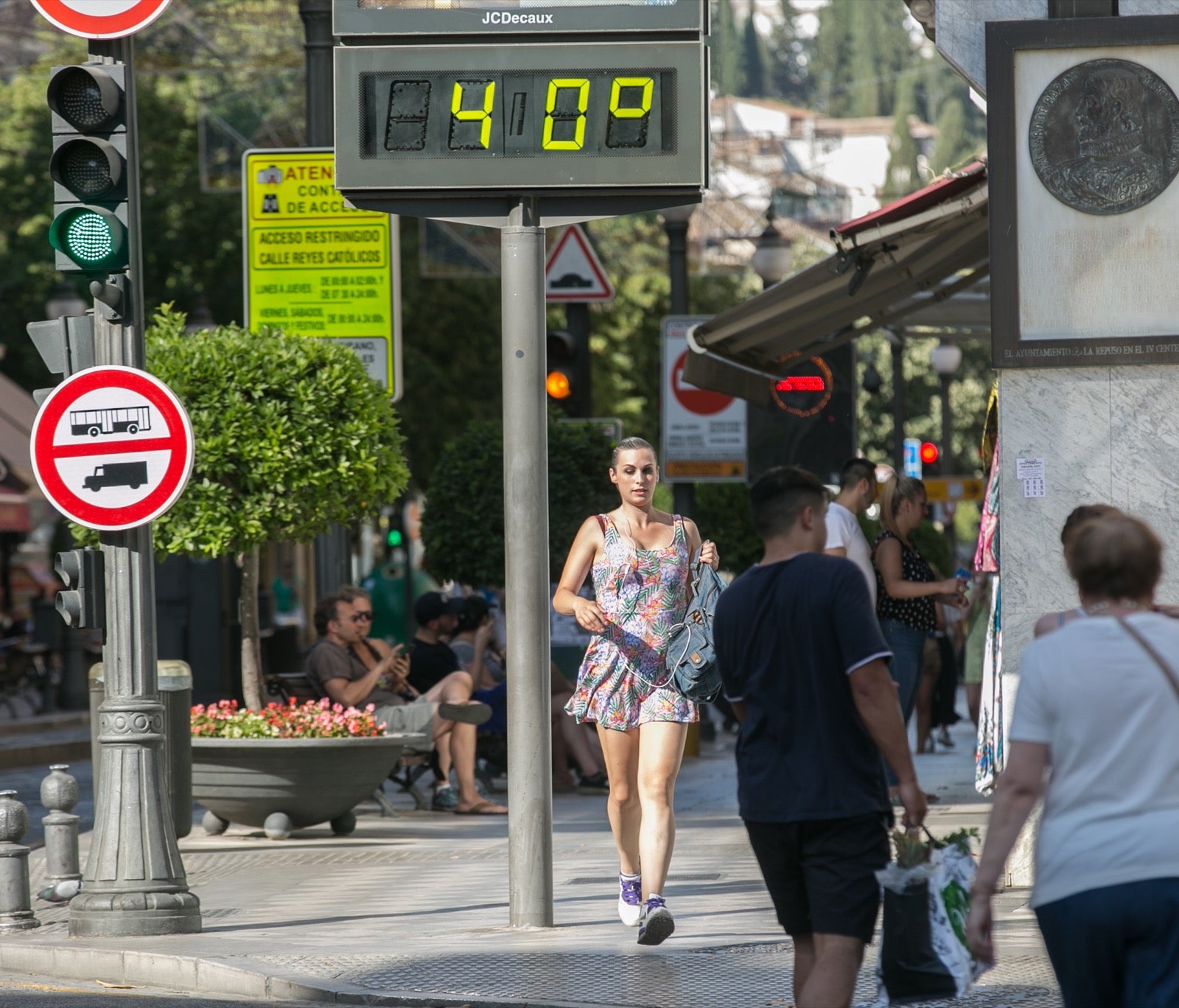 La ola de calor que se aproxima a la Península ya deja sentir sus altas temperaturas en la ciudad