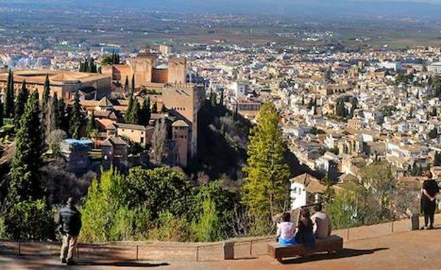 Rutas senderistas en Granada | La Silla del Moro: historia y naturaleza por la Dehesa del Generalife