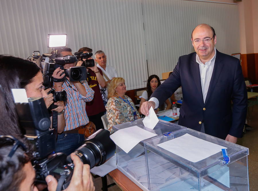 SEBASTIÁN PÉREZ (PP). Primer teniente de alcalde (Vicealcaldía pendiente de la modificiación del ROM en Junta de Gobierno local). Presidencia