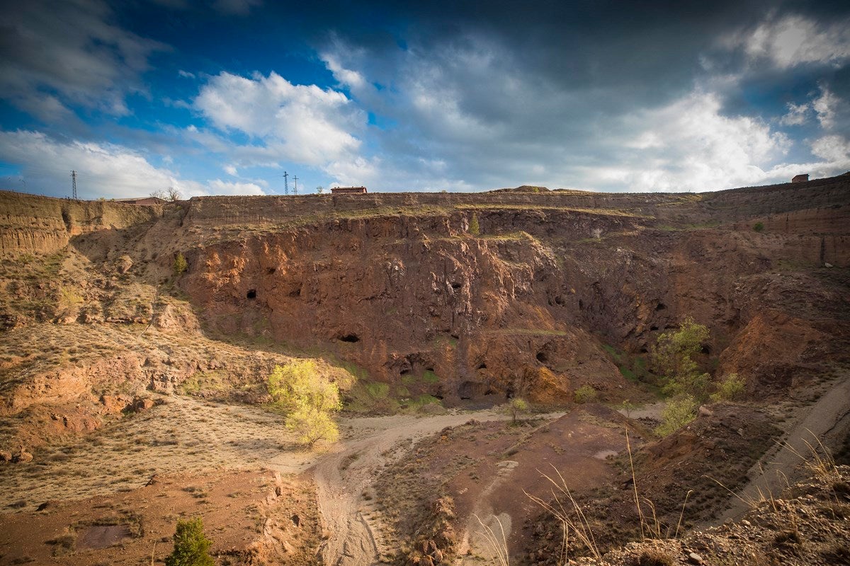 Así son las antiguas minas de Alquife