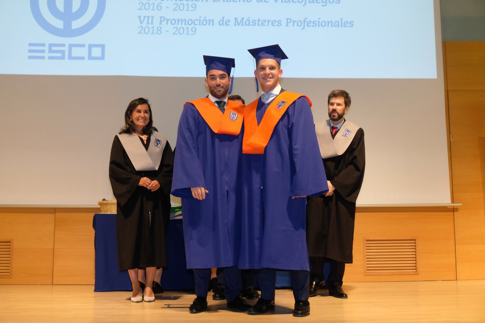 Después de cuatro años de estudios, la de anoche era una fecha muy esperada para varias promociones de esta escuela