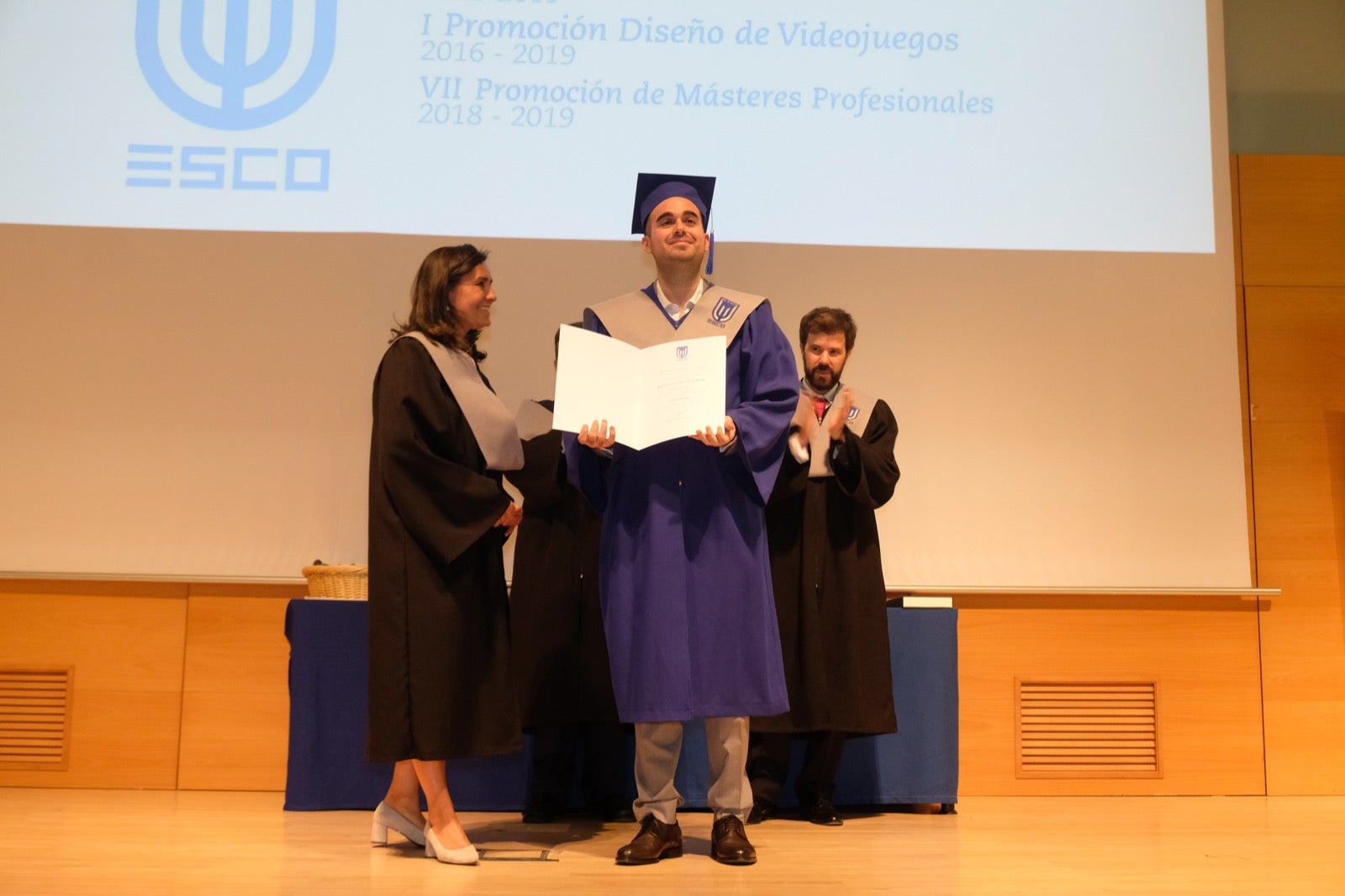 Después de cuatro años de estudios, la de anoche era una fecha muy esperada para varias promociones de esta escuela