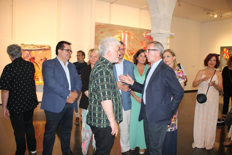 El cineasta manchego expone en el Centro Andaluz de la Fotografía, junto al artista Jorge Galindo, un trabajo conjunto en cuadros de gran formato 