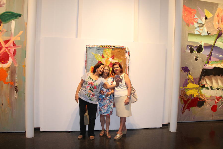 El cineasta manchego expone en el Centro Andaluz de la Fotografía, junto al artista Jorge Galindo, un trabajo conjunto en cuadros de gran formato 