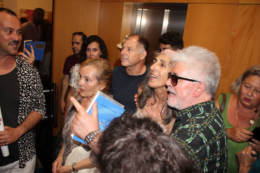 El cineasta manchego expone en el Centro Andaluz de la Fotografía, junto al artista Jorge Galindo, un trabajo conjunto en cuadros de gran formato 