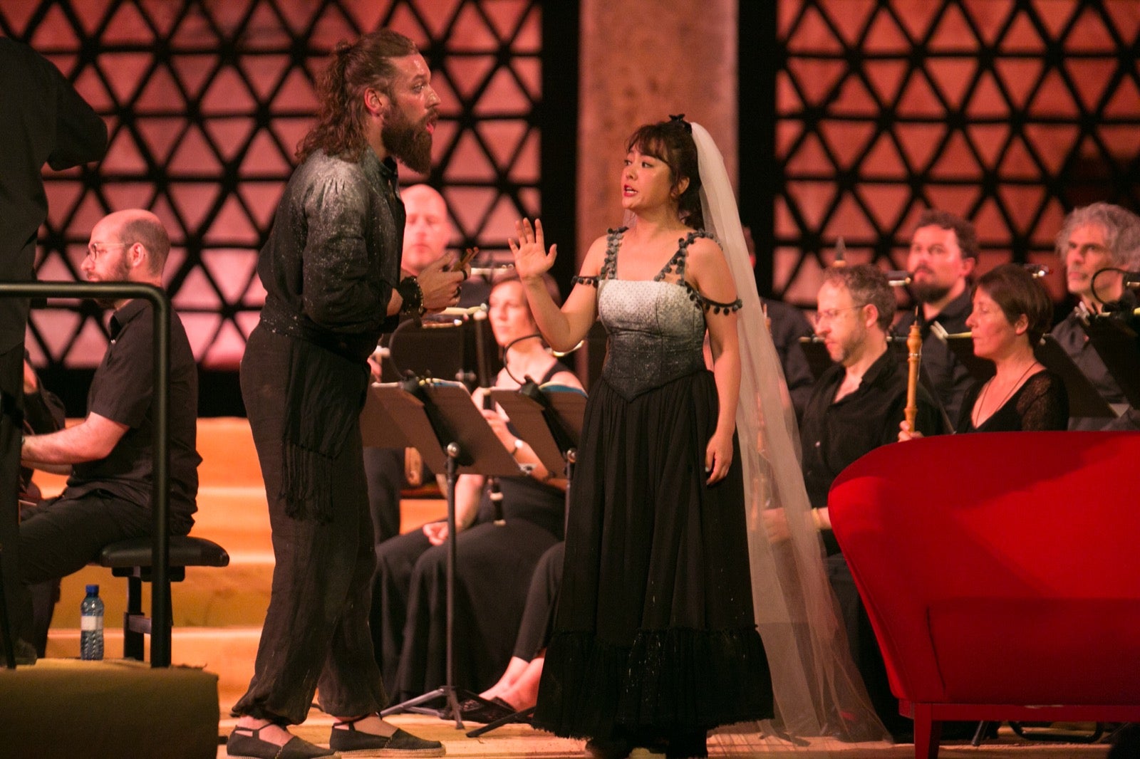 René Jacobs ofrece una versión amplia, luminosa, llena de ese espíritu mozartiano y que aflora en cualquier momento de tan grandiosa partitura