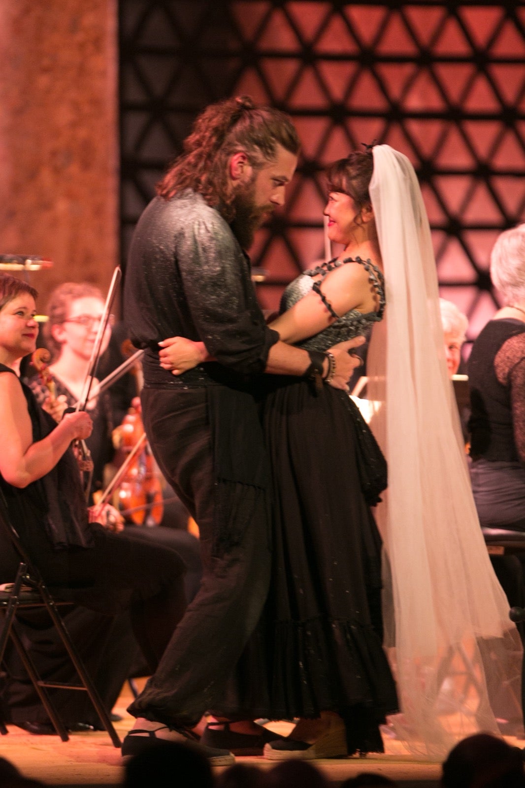 René Jacobs ofrece una versión amplia, luminosa, llena de ese espíritu mozartiano y que aflora en cualquier momento de tan grandiosa partitura