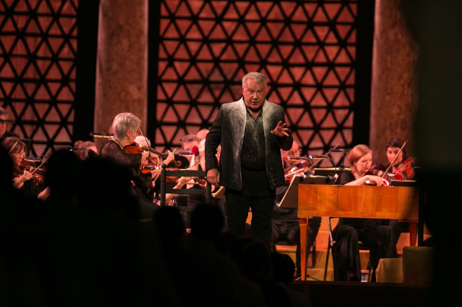 René Jacobs ofrece una versión amplia, luminosa, llena de ese espíritu mozartiano y que aflora en cualquier momento de tan grandiosa partitura