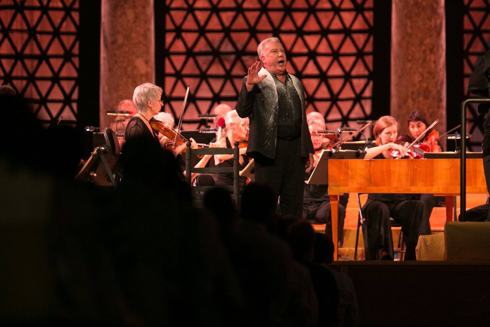 René Jacobs ofrece una versión amplia, luminosa, llena de ese espíritu mozartiano y que aflora en cualquier momento de tan grandiosa partitura