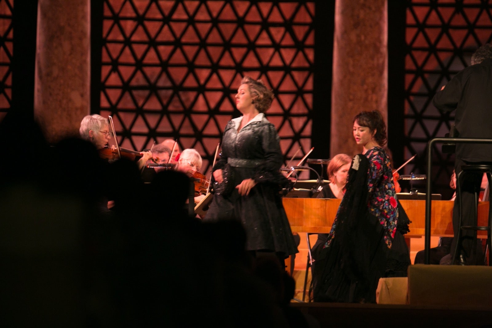 René Jacobs ofrece una versión amplia, luminosa, llena de ese espíritu mozartiano y que aflora en cualquier momento de tan grandiosa partitura