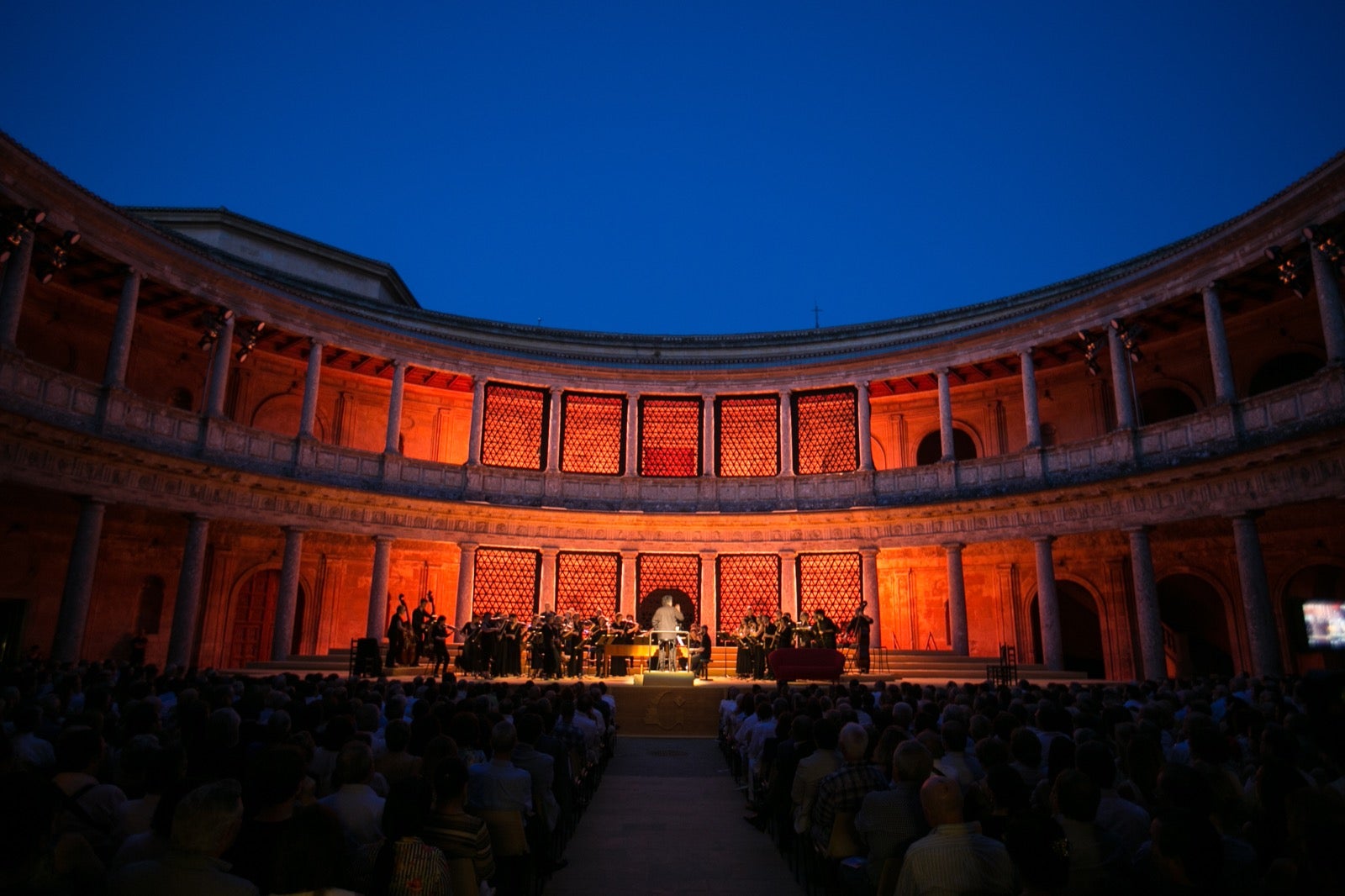 René Jacobs ofrece una versión amplia, luminosa, llena de ese espíritu mozartiano y que aflora en cualquier momento de tan grandiosa partitura