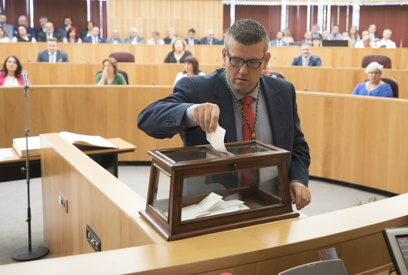 José Entrena ha sido reelegido presidente contando con los votos de PSOE, Adelante, IU y Cs