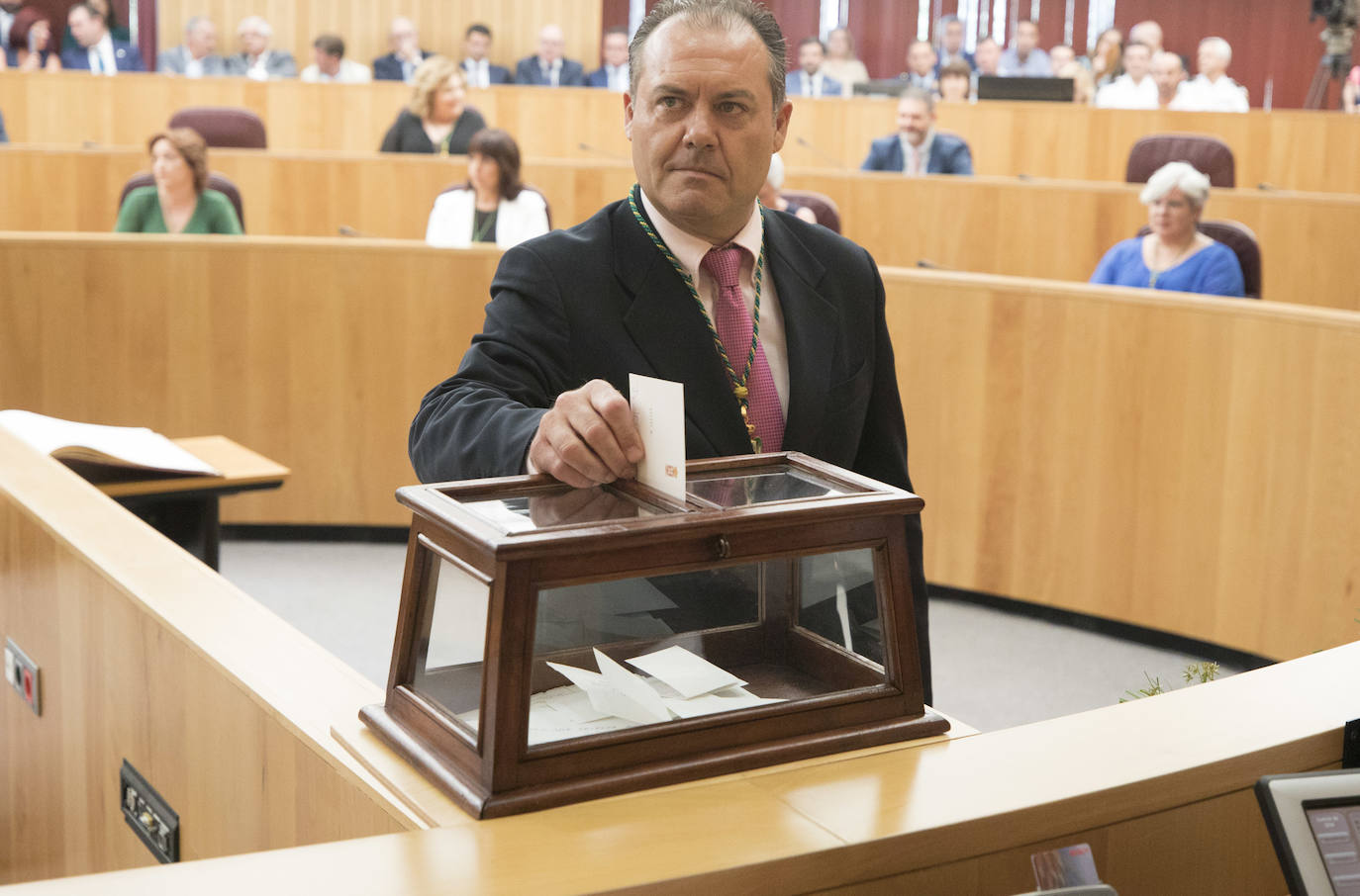 José Entrena ha sido reelegido presidente contando con los votos de PSOE, Adelante, IU y Cs