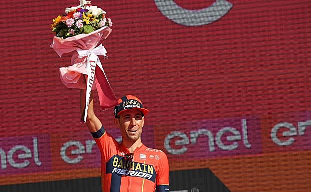 Vincenzo Nibali, celebrando el segundo puesto en el Giro de Italia.