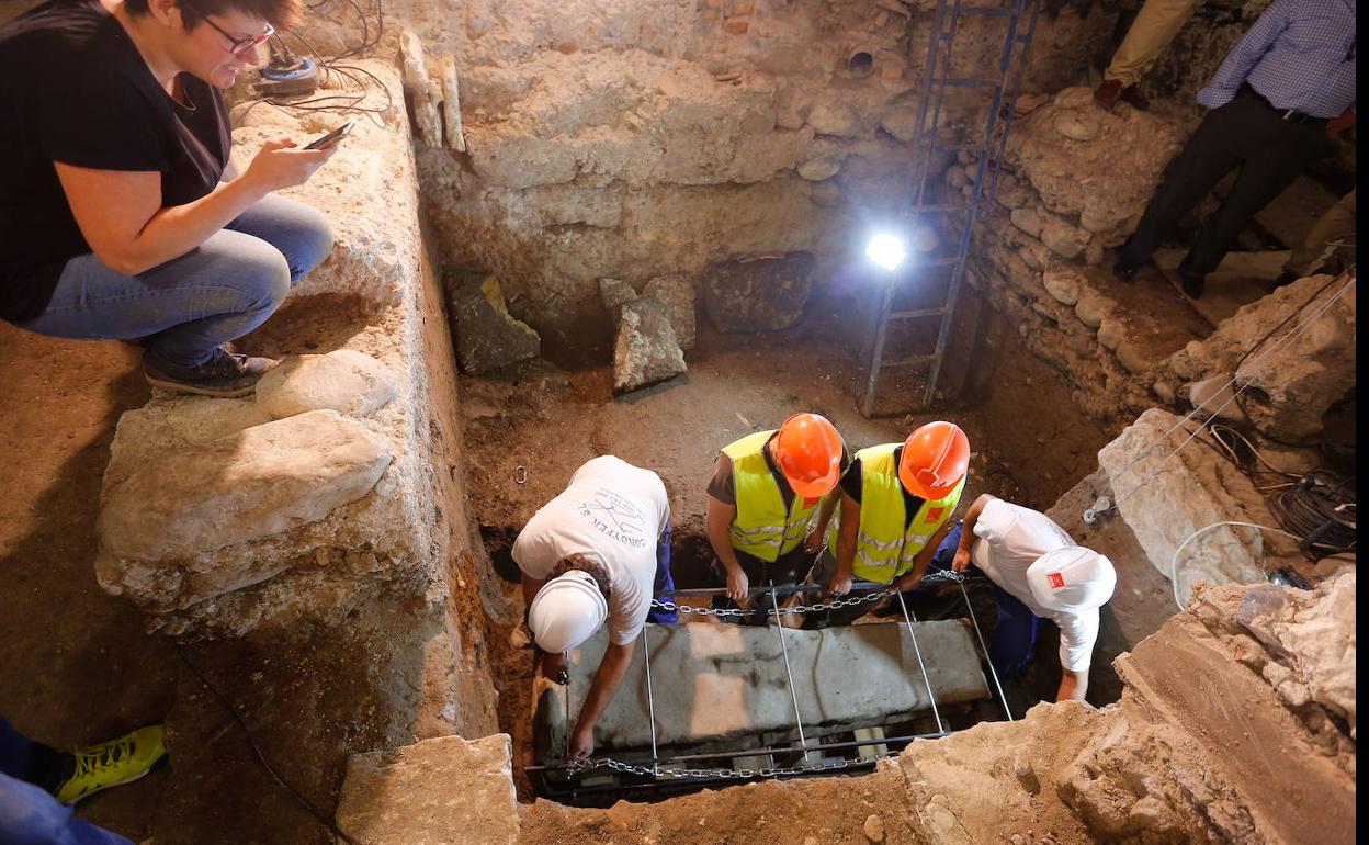 El misterioso hallazgo dentro del sarcófago encontrado en Granada