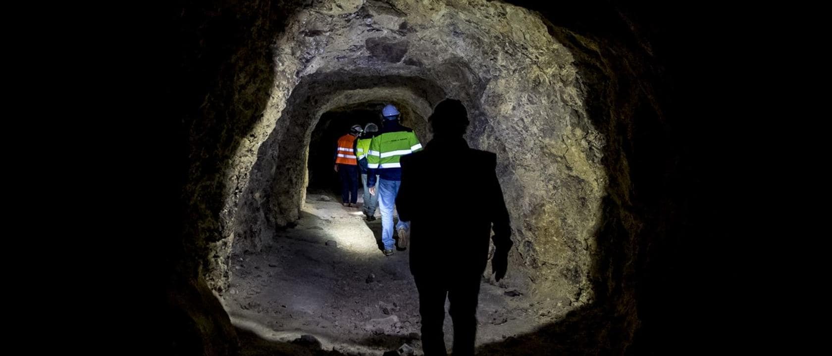 Un paseo subterráneo por la mina de Alquife, que reabre tras treinta años cerrada