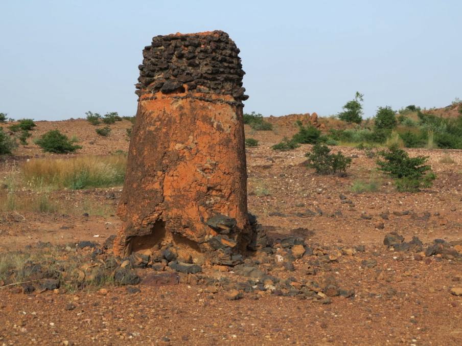 20. Metalurgia antigua (Burkina Faso): Integrado por cinco elementos situados en diferentes provincias del país, este bien cultural comprende unos quince hornos aún en pie y varias estructuras de minas y forjas, así como vestigios de viviendas.