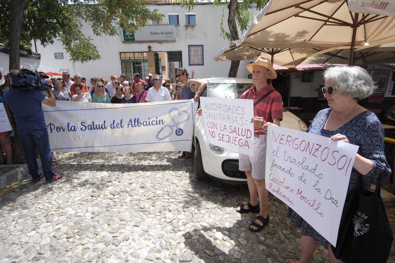 Los vecinos del barrio solicitan una estabilidad de profesionales a medio y largo plazo además de una adecuada sustitución de vacaciones y bajas profesionales