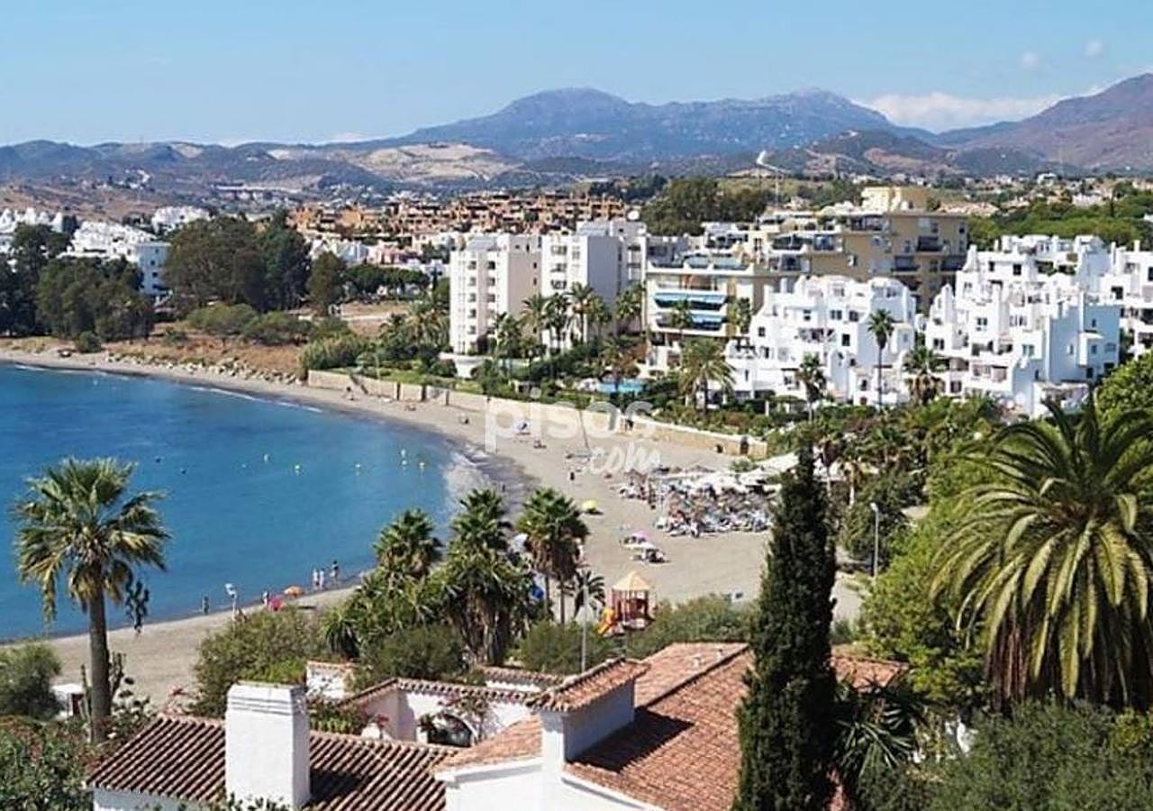 Apartamento de 159 metros cuadrados en Zona Parque de Las Provincias, Motril (3,5 millones de euros). Tiene 3 habitaciones y dos baños.