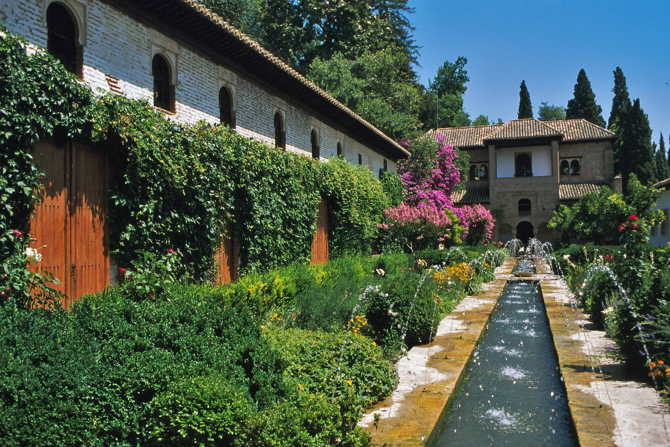 2. El Generalife (Granada). Declarado Patrimonio Mundial junto con la Alhambra en 1984 (Foto: Ramón L. Pérez)