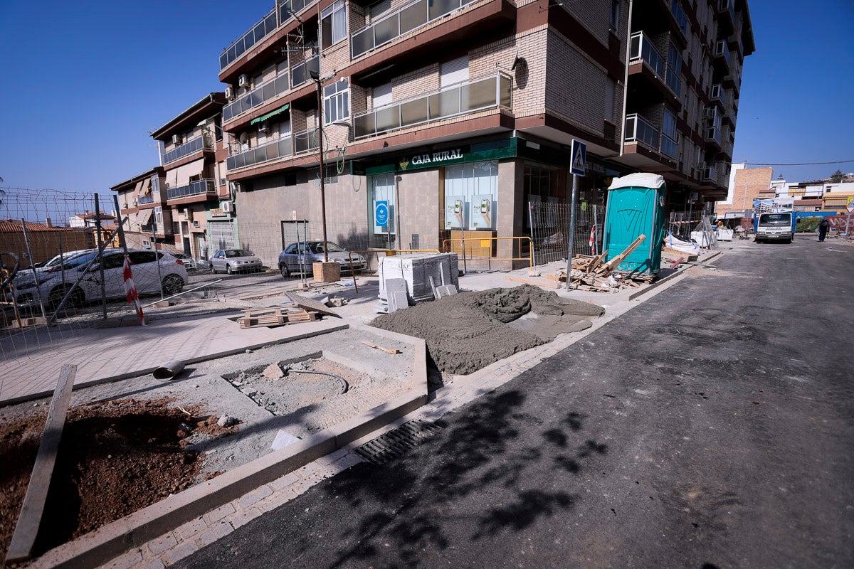 La alcaldesa aseguró a final de junio que si la obra no estaba acabada por completo hoy se expedientaría a la empresa