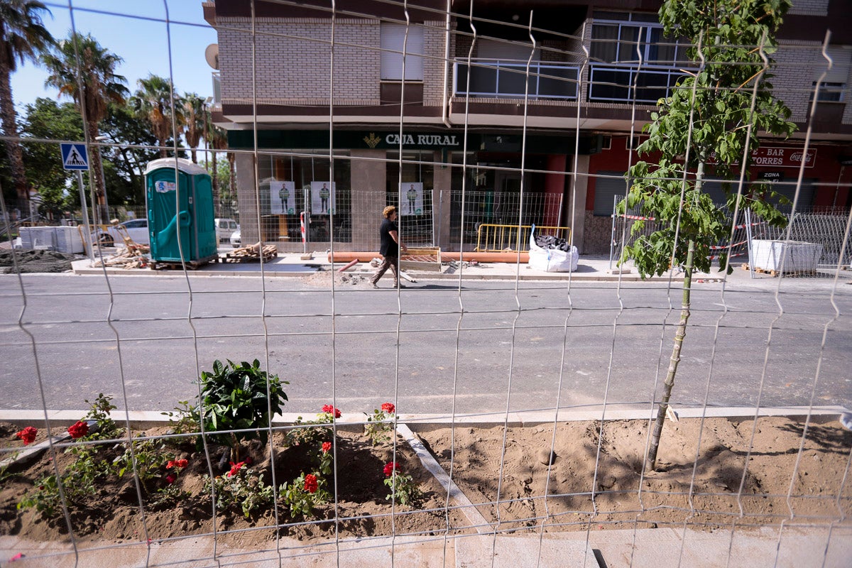La alcaldesa aseguró a final de junio que si la obra no estaba acabada por completo hoy se expedientaría a la empresa