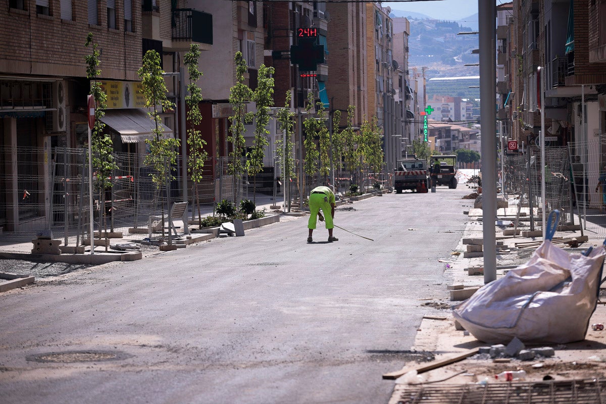 La alcaldesa aseguró a final de junio que si la obra no estaba acabada por completo hoy se expedientaría a la empresa