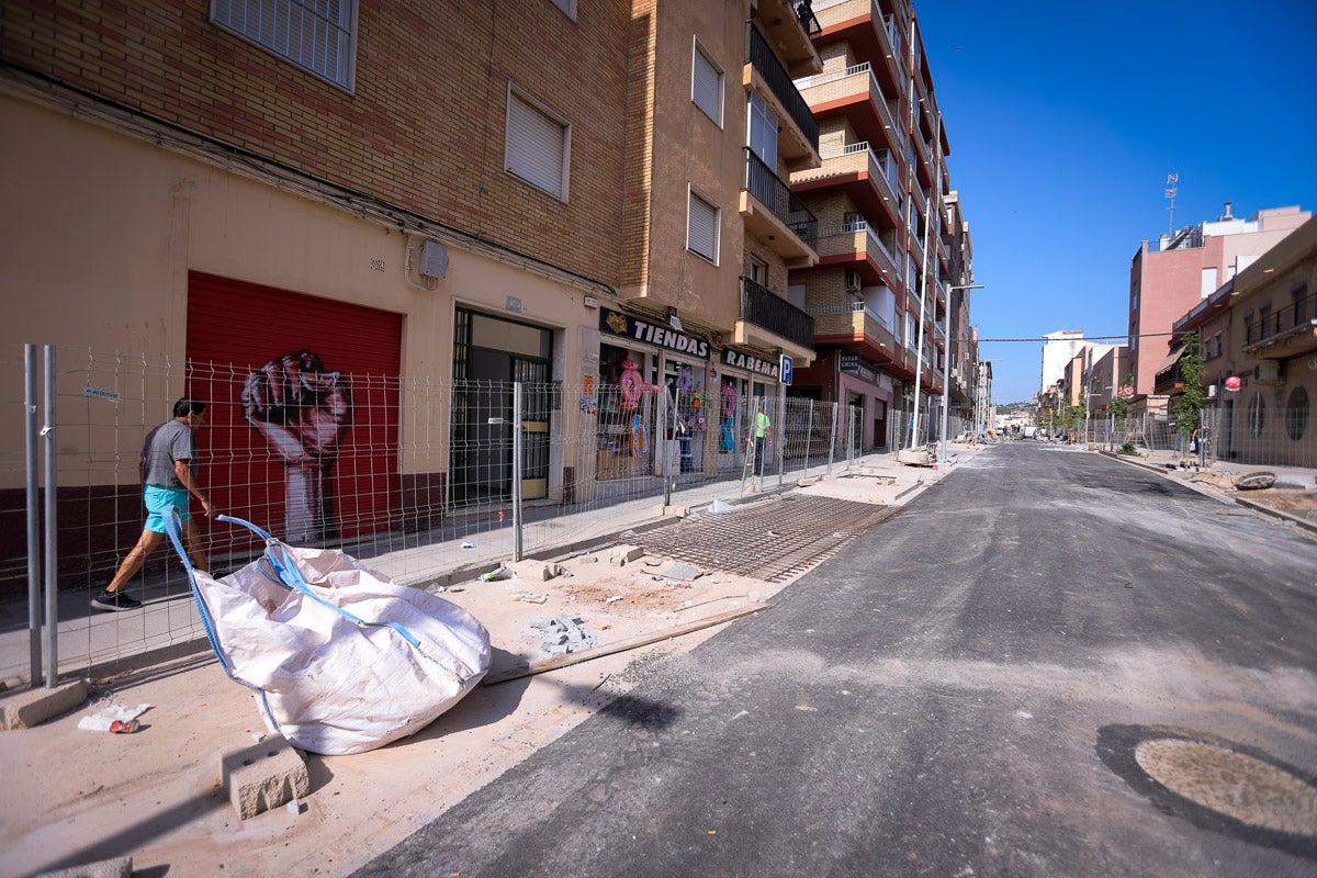 La alcaldesa aseguró a final de junio que si la obra no estaba acabada por completo hoy se expedientaría a la empresa