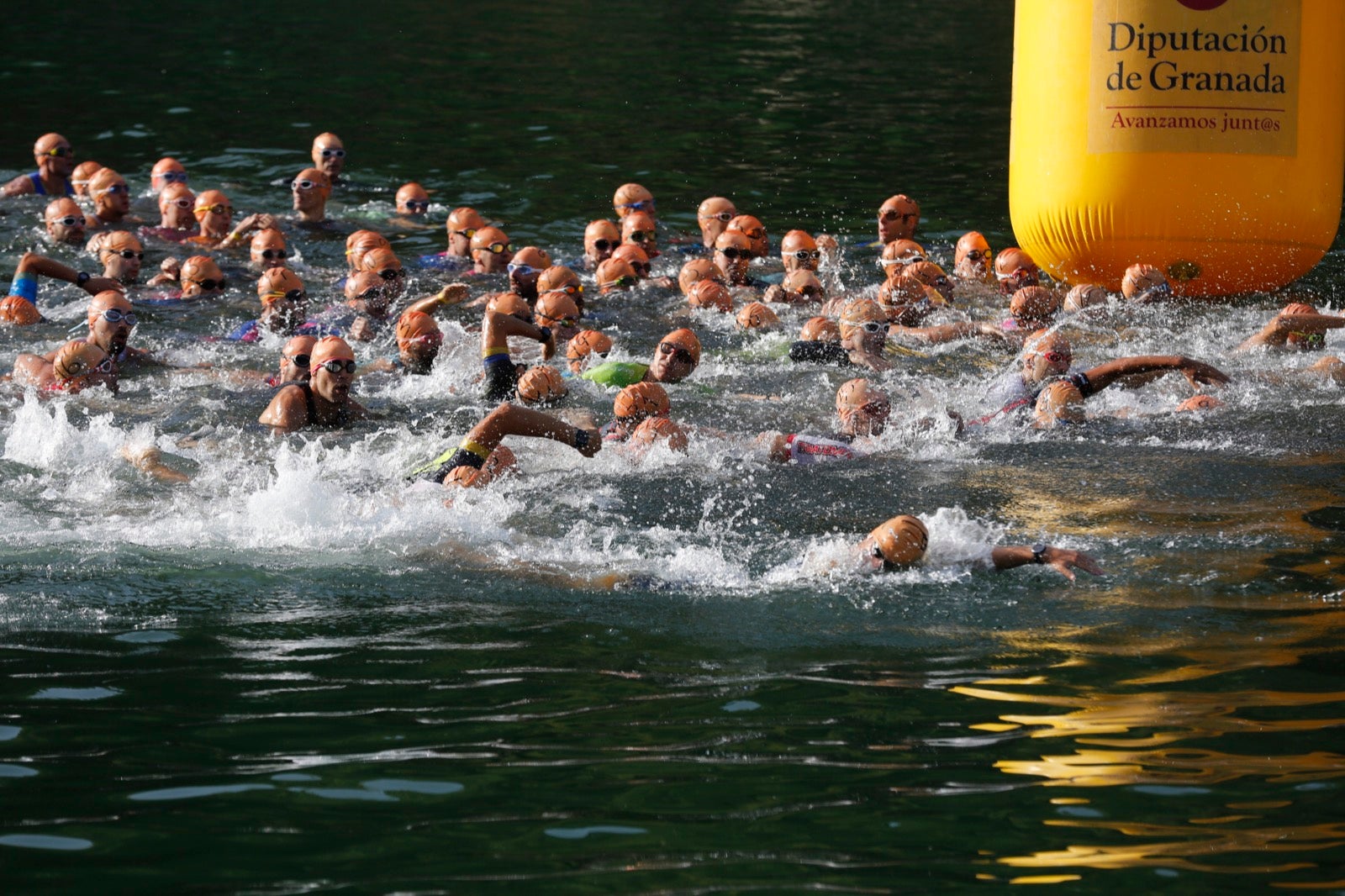 Fotos: Nos metemos e lleno en el espectacular triatlón de Sierra Nevada: así ha sido