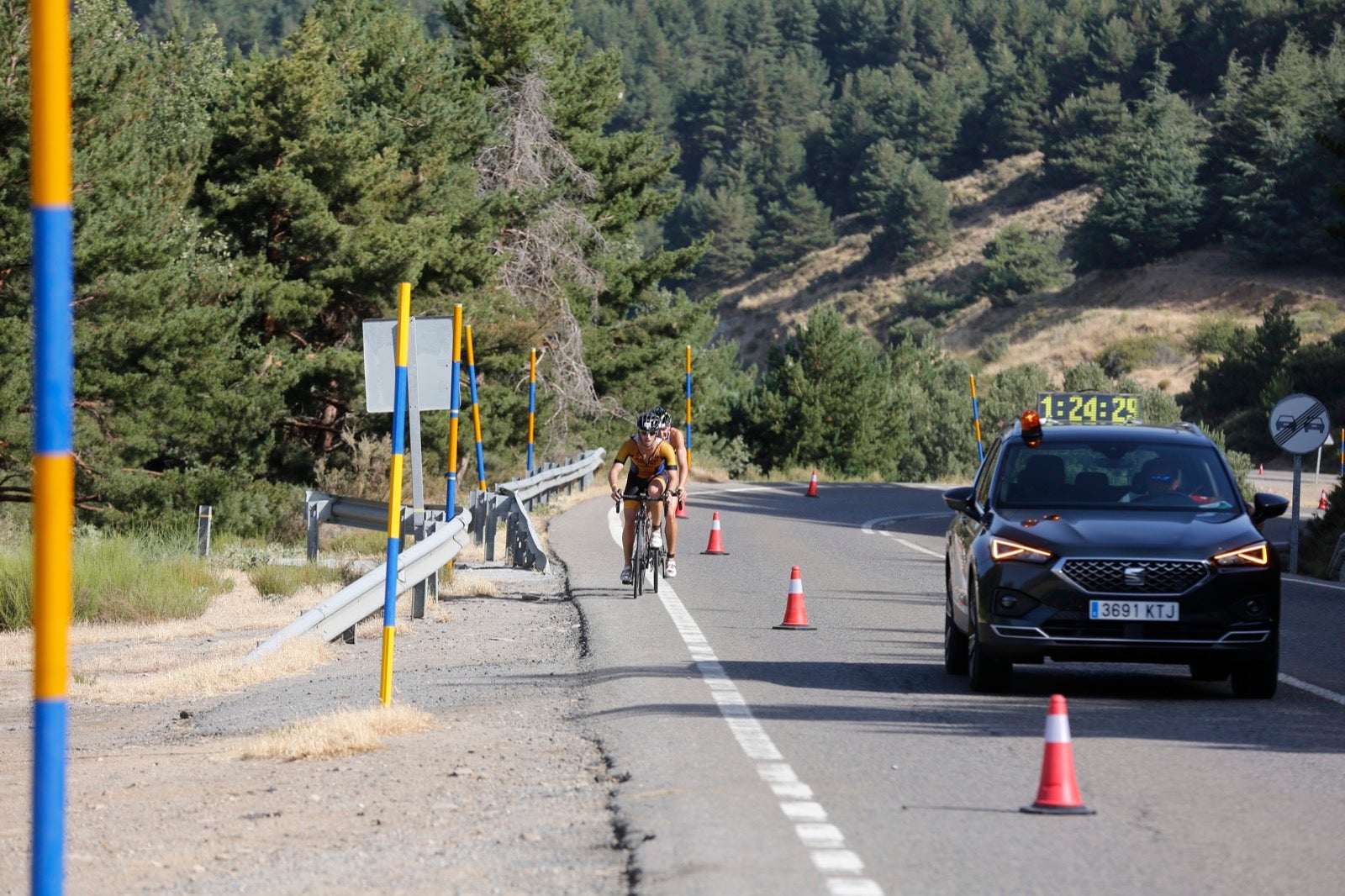 Fotos: Nos metemos e lleno en el espectacular triatlón de Sierra Nevada: así ha sido