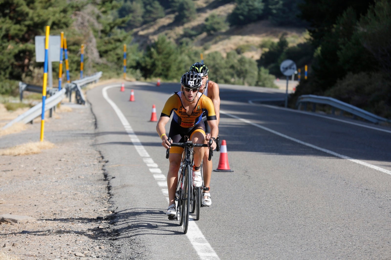Fotos: Nos metemos e lleno en el espectacular triatlón de Sierra Nevada: así ha sido
