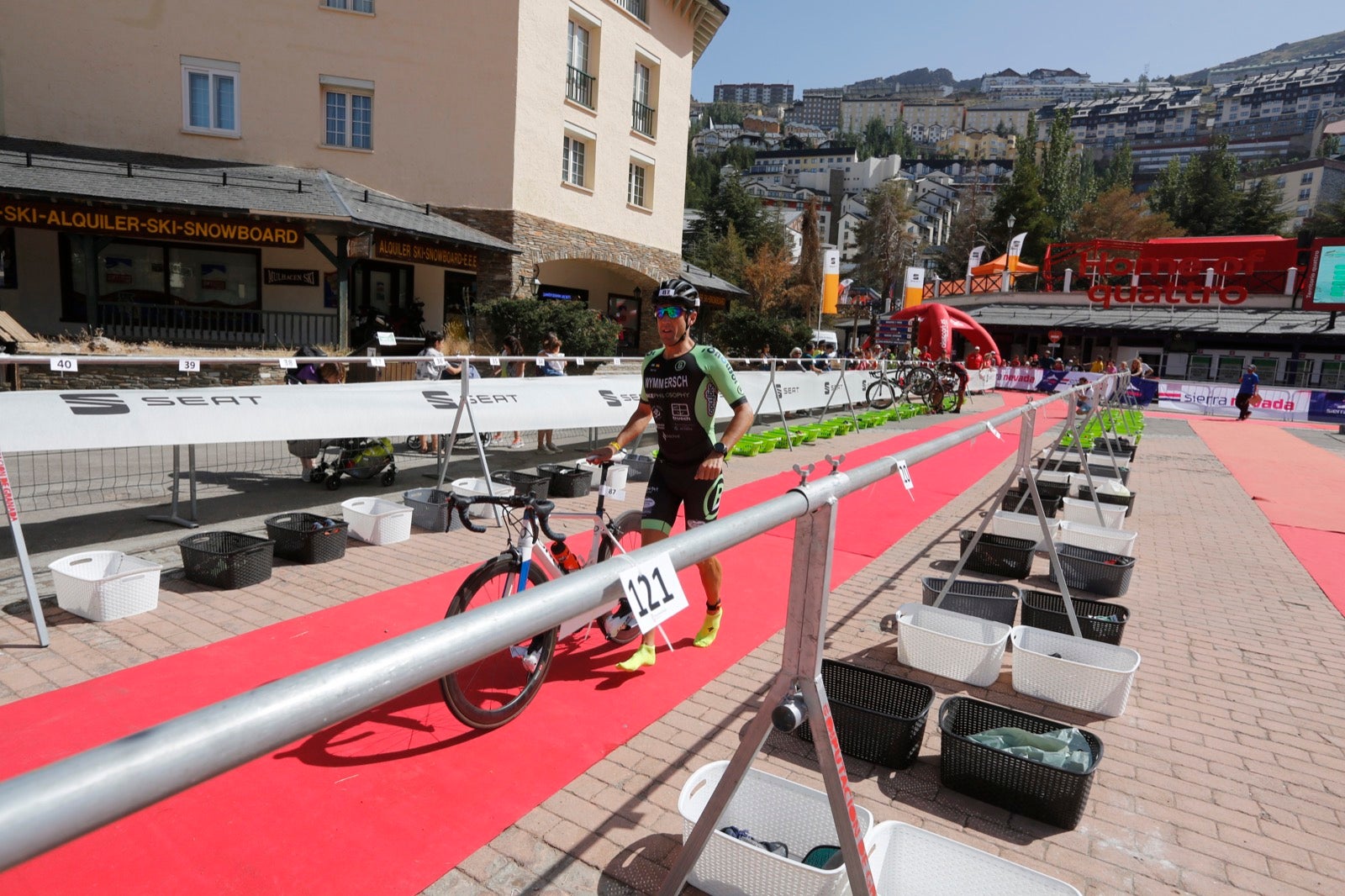 Fotos: Nos metemos e lleno en el espectacular triatlón de Sierra Nevada: así ha sido