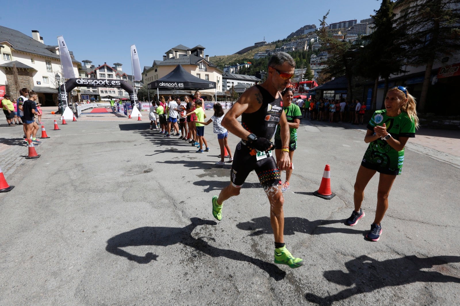Fotos: Nos metemos e lleno en el espectacular triatlón de Sierra Nevada: así ha sido