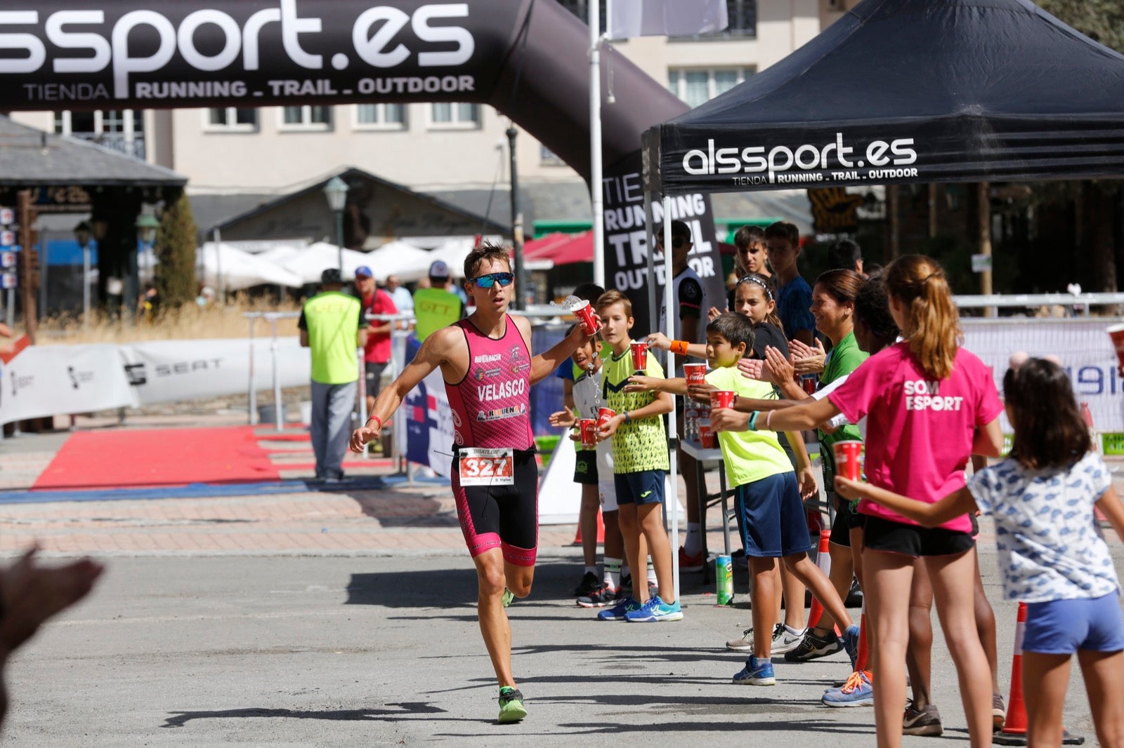 Fotos: Nos metemos e lleno en el espectacular triatlón de Sierra Nevada: así ha sido