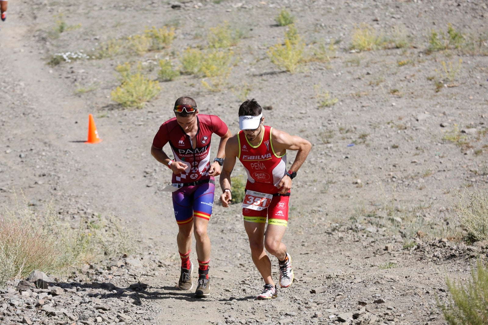 Fotos: Nos metemos e lleno en el espectacular triatlón de Sierra Nevada: así ha sido