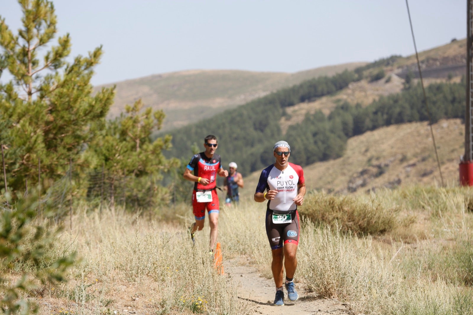 Fotos: Nos metemos e lleno en el espectacular triatlón de Sierra Nevada: así ha sido