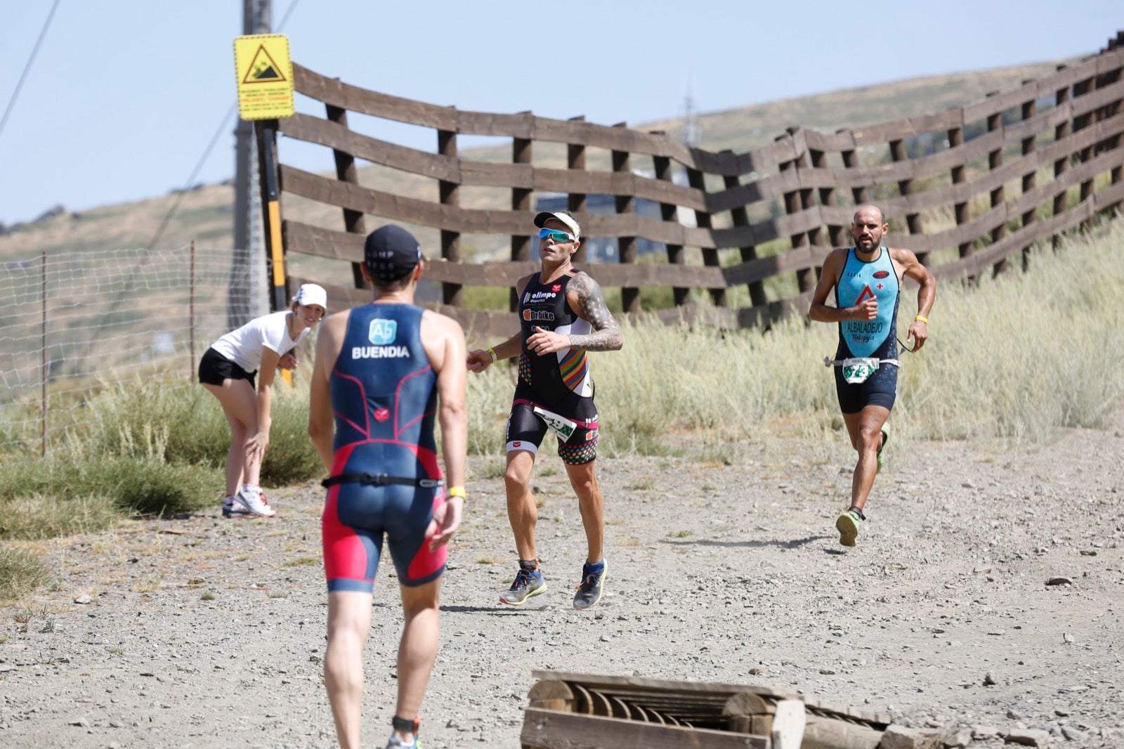 Fotos: Nos metemos e lleno en el espectacular triatlón de Sierra Nevada: así ha sido