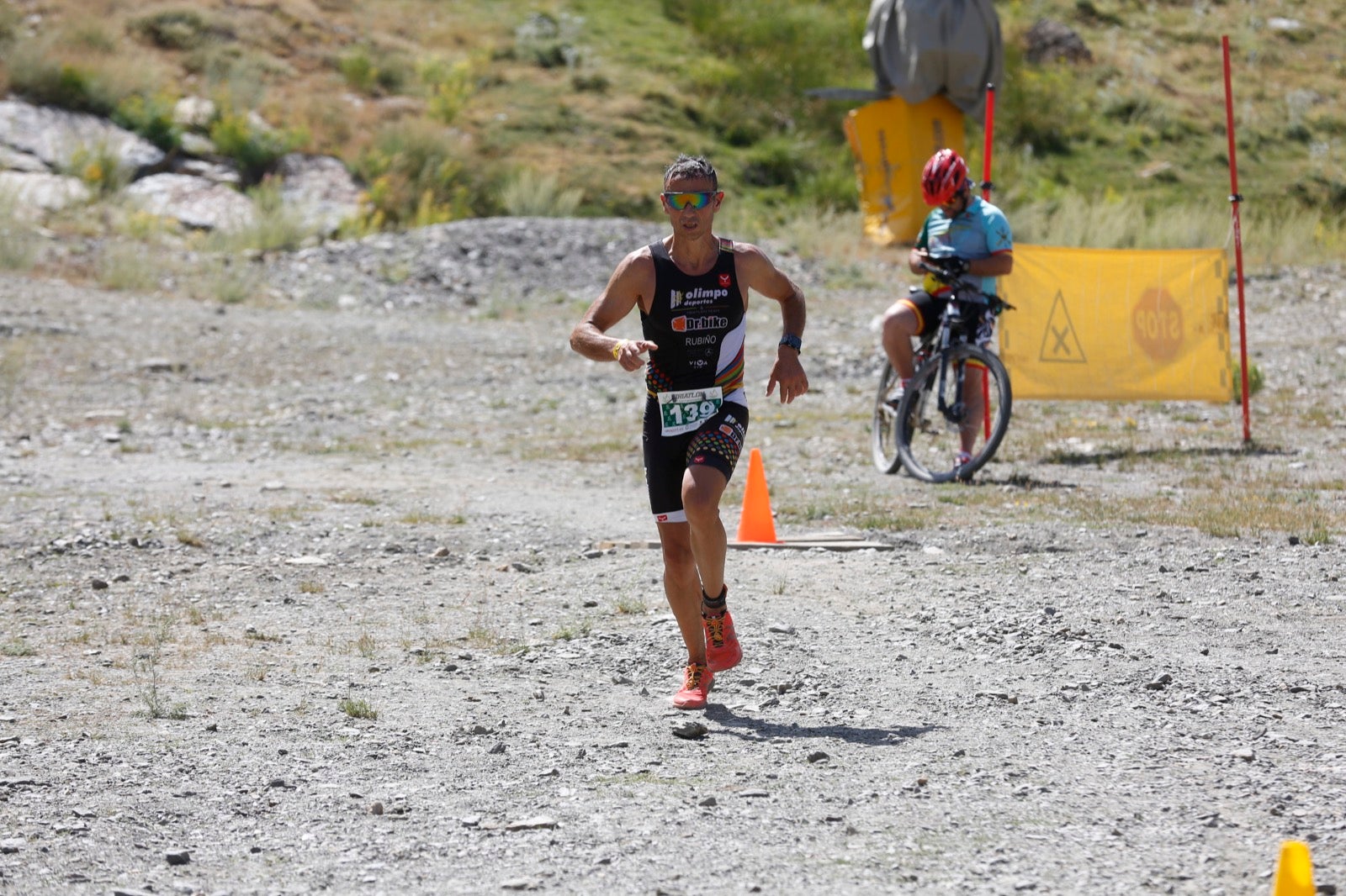 Fotos: Nos metemos e lleno en el espectacular triatlón de Sierra Nevada: así ha sido
