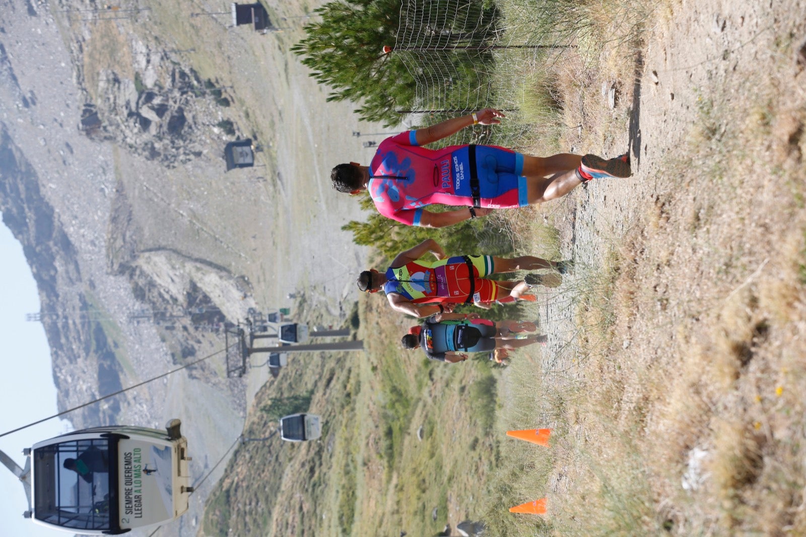 Fotos: Nos metemos e lleno en el espectacular triatlón de Sierra Nevada: así ha sido