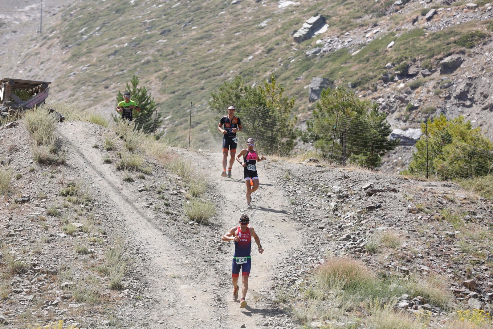 Fotos: Nos metemos e lleno en el espectacular triatlón de Sierra Nevada: así ha sido