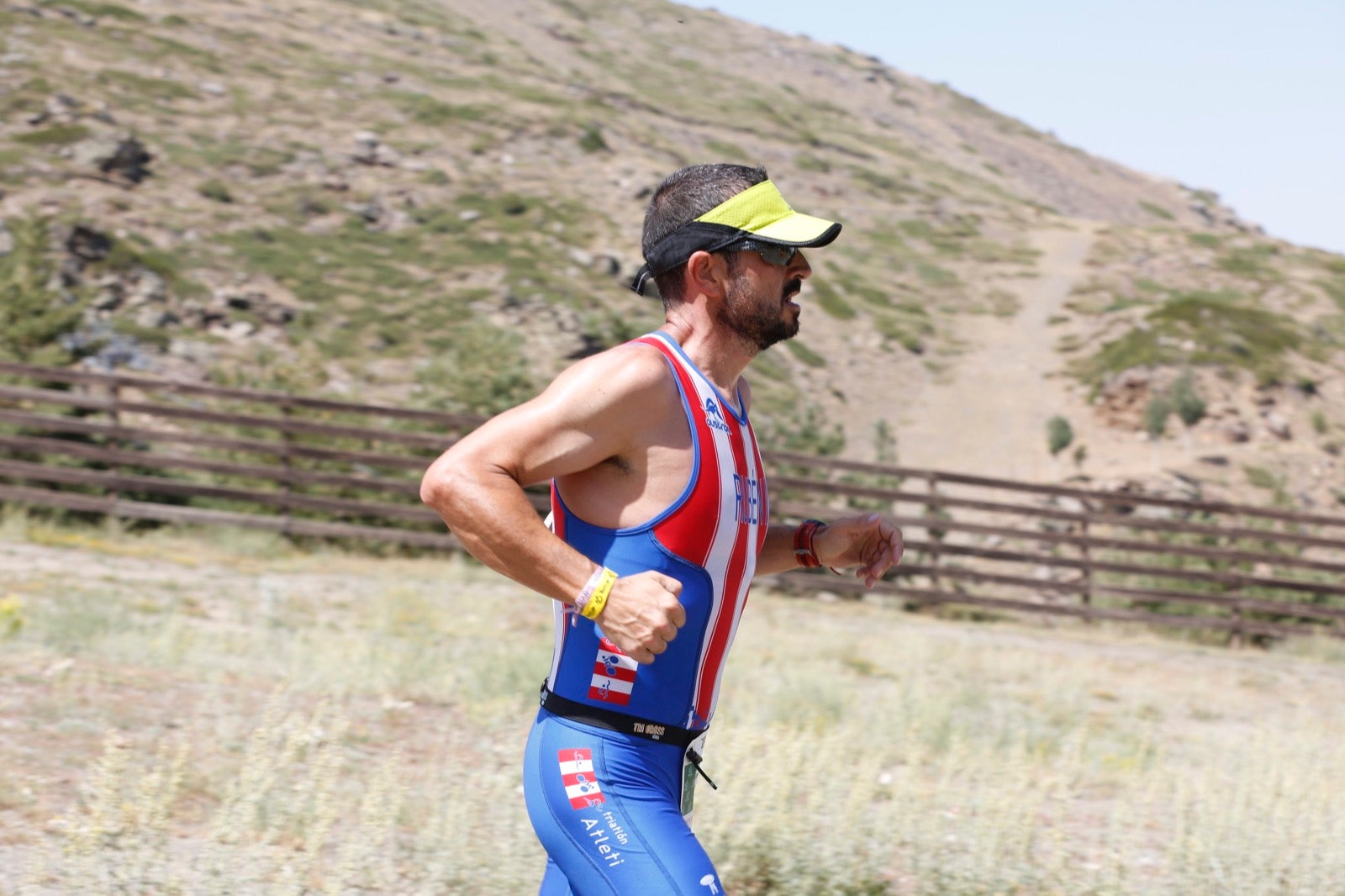 Fotos: Nos metemos e lleno en el espectacular triatlón de Sierra Nevada: así ha sido
