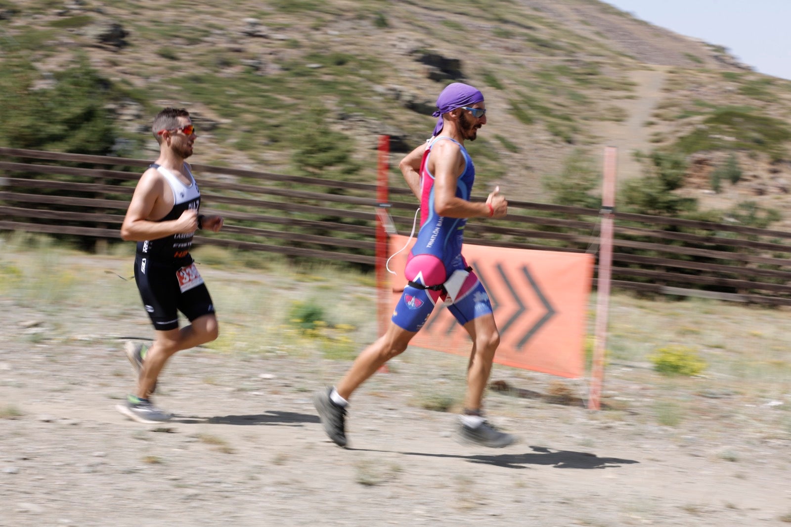 Fotos: Nos metemos e lleno en el espectacular triatlón de Sierra Nevada: así ha sido