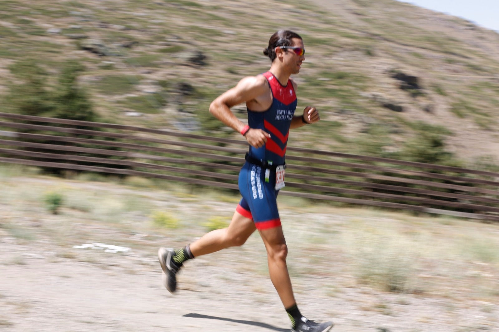 Fotos: Nos metemos e lleno en el espectacular triatlón de Sierra Nevada: así ha sido