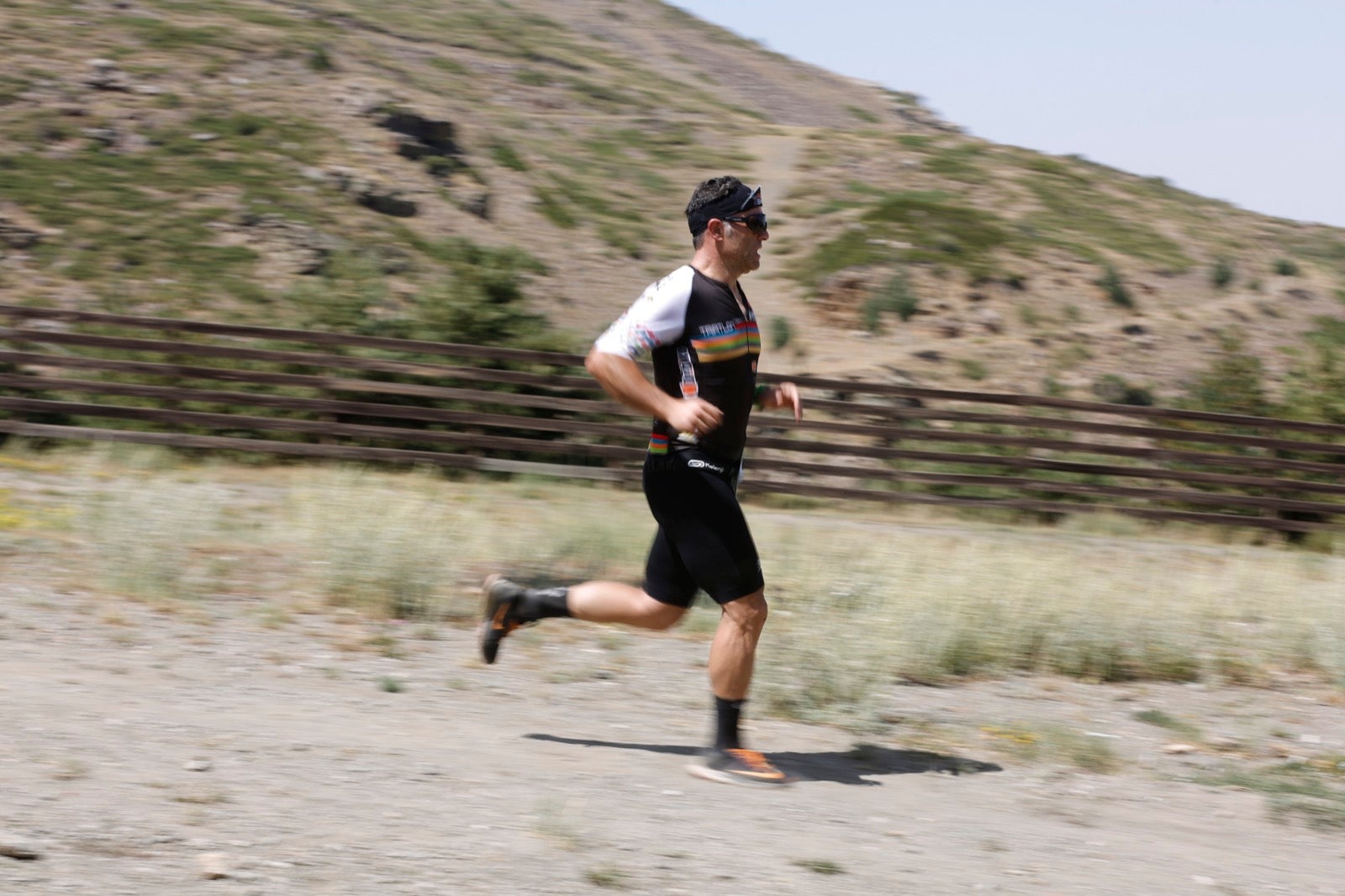 Fotos: Nos metemos e lleno en el espectacular triatlón de Sierra Nevada: así ha sido