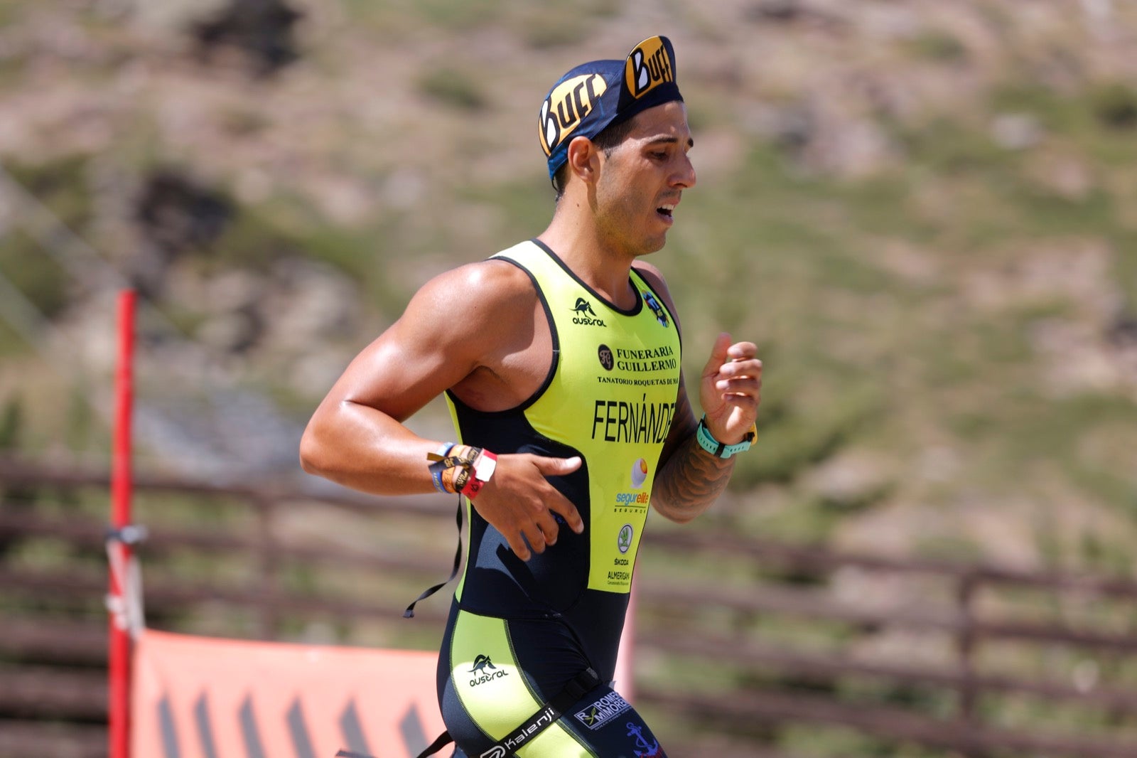 Fotos: Nos metemos e lleno en el espectacular triatlón de Sierra Nevada: así ha sido