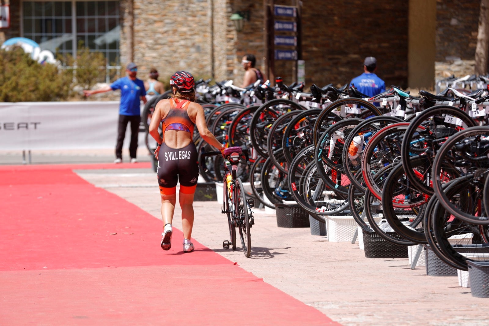 Fotos: Nos metemos e lleno en el espectacular triatlón de Sierra Nevada: así ha sido