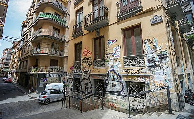 Estado de la calle Almona del Boquerón en 2017.