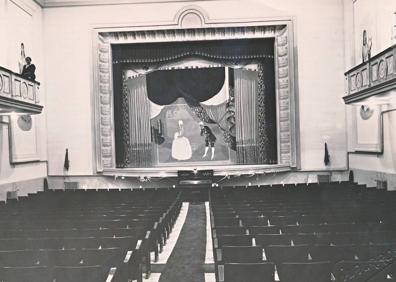 Imagen secundaria 1 - Joyas de Granada: El teatro Dengra levanta de nuevo el telón